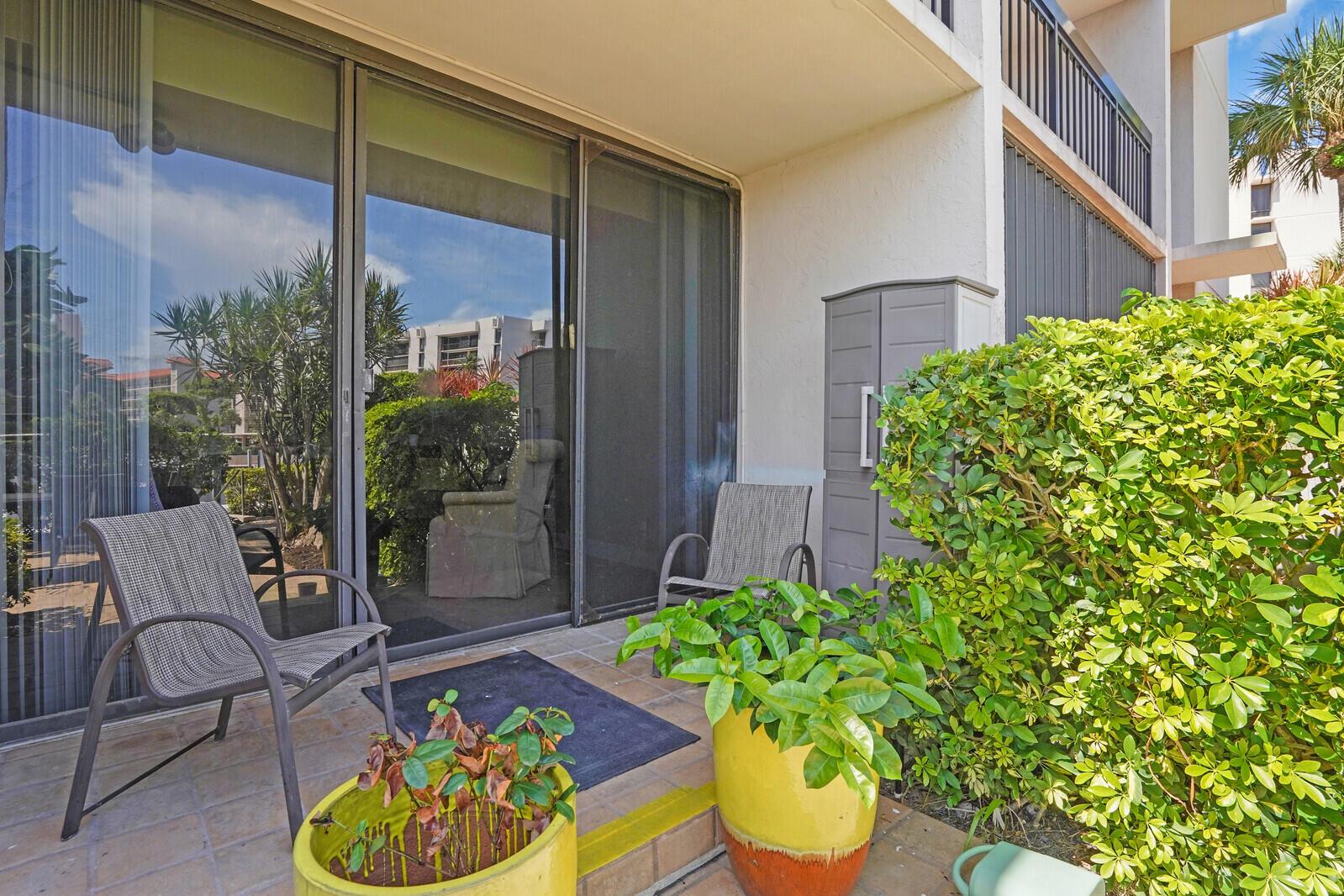 YACHT & RACQUET CLUB OF BOCA RATON CONDO - Residential