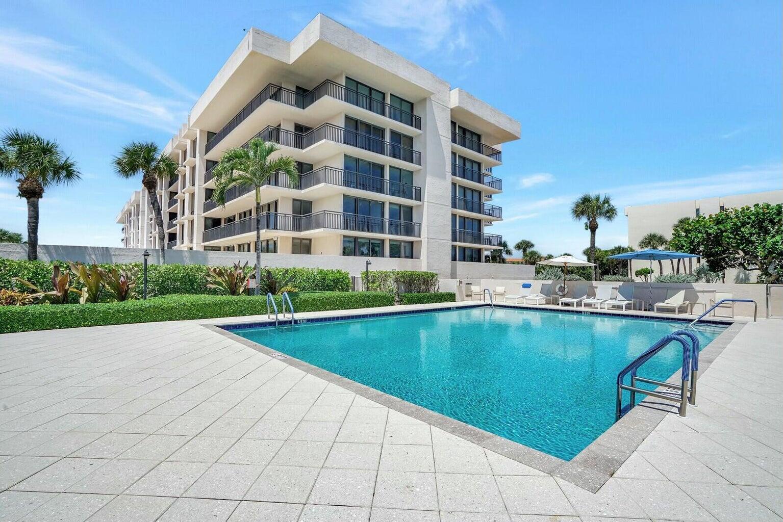 YACHT & RACQUET CLUB OF BOCA RATON CONDO - Residential