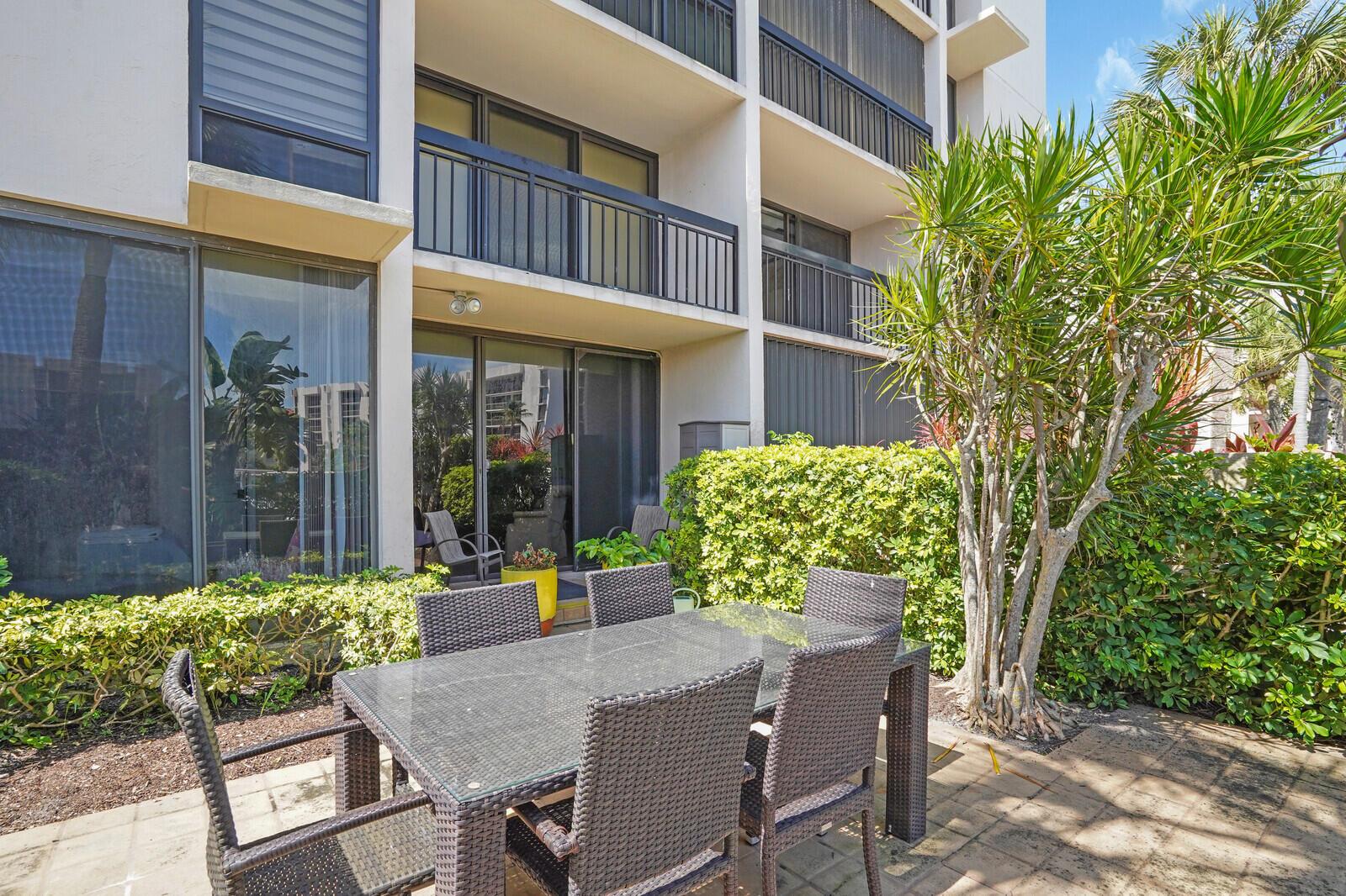 YACHT & RACQUET CLUB OF BOCA RATON CONDO - Residential