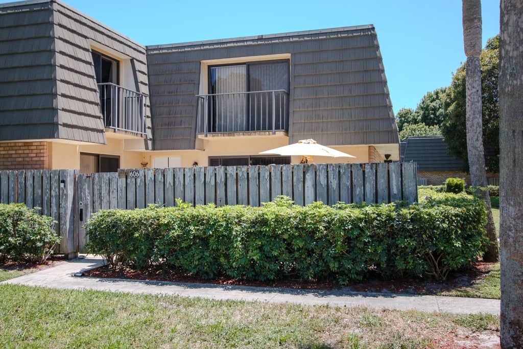 Photo of 606 6TH Way, West Palm Beach, FL 33407 (MLS # B26083114)