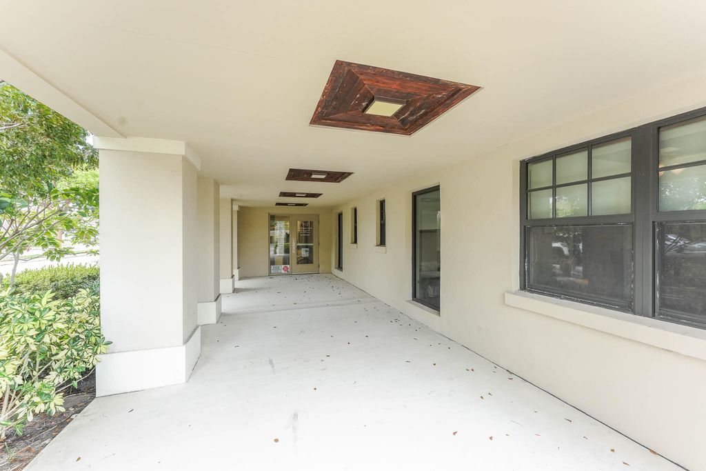 Photo of 912 SE 4th Street, Boynton Beach, FL (MLS # B26006432)