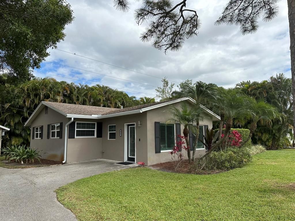 Photo of 917 SW 36th Terrace, Palm City, FL 34990 (MLS # R10879153)