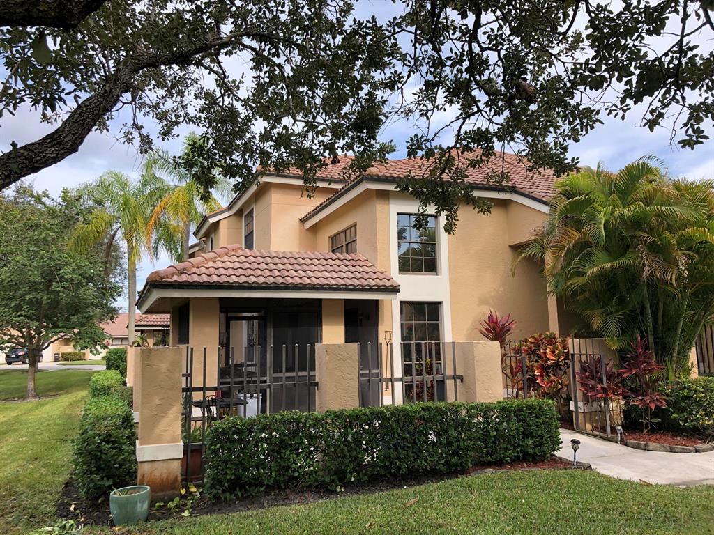 Photo of 380 Prestwick Circle #1, Palm Beach Gardens, FL 33418 (MLS # R10679965)