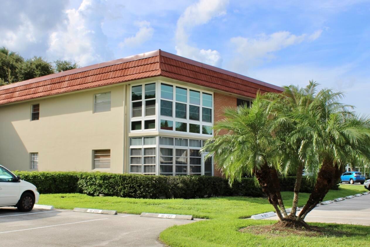 VISTA ROYALE PHASE IV BLD - Residential Lease