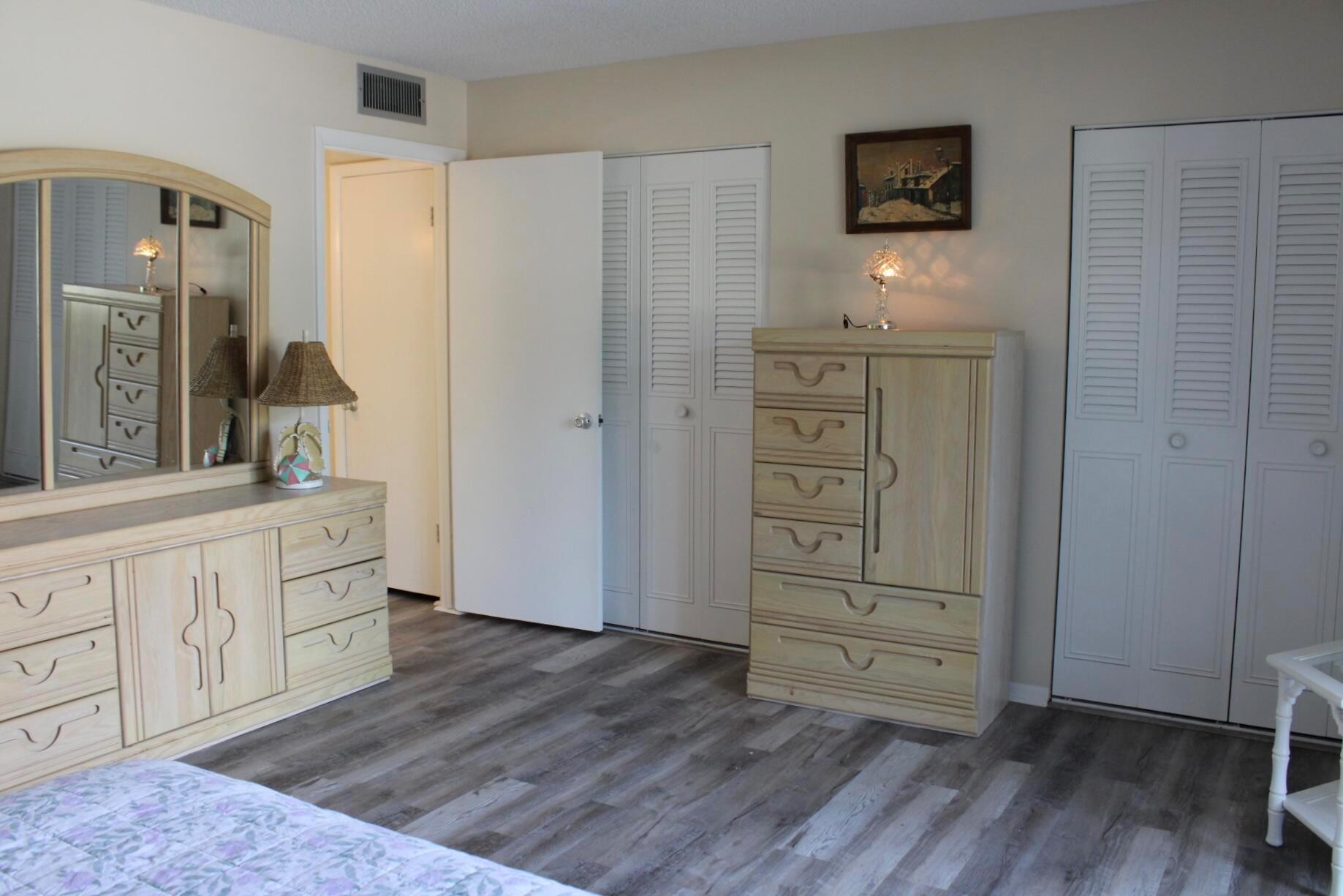 VISTA ROYALE PHASE IV BLD - Residential Lease