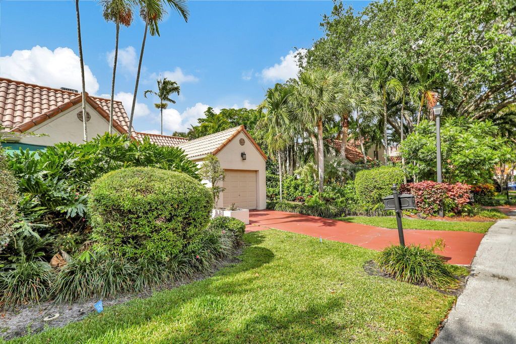Photo of 6298 Las Flores Drive, Boca Raton, FL 33433 (MLS # R10984313)