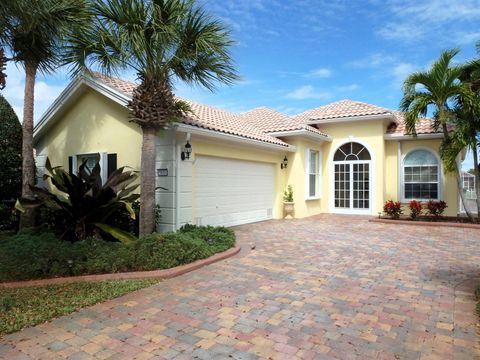 Single Family Residence in Vero Beach FL 5610 Corsica Place Pl.jpg
