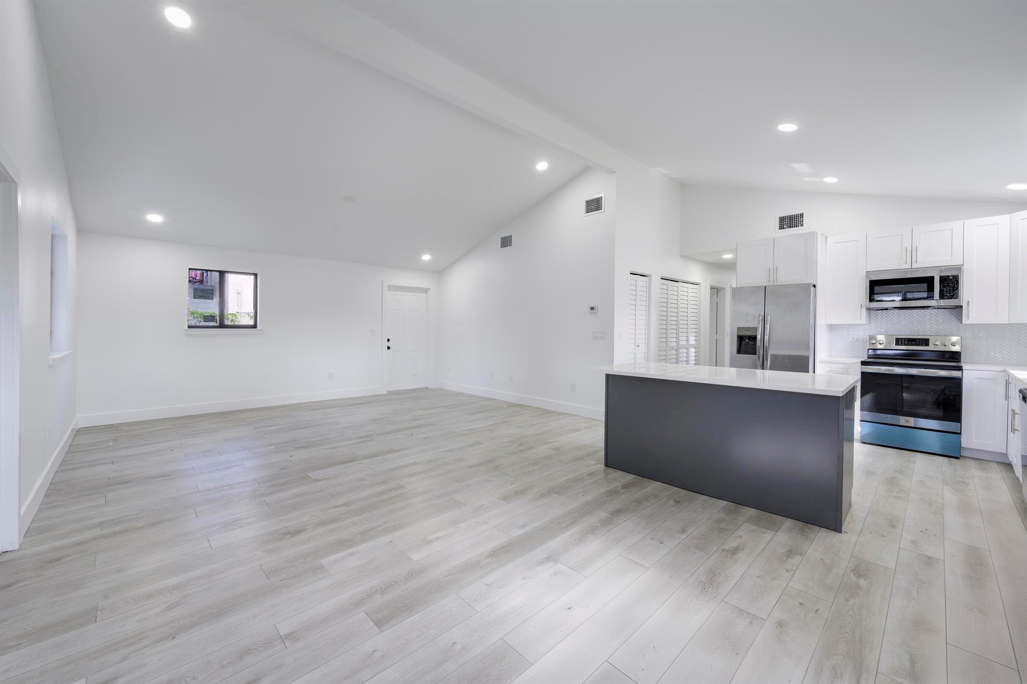 1510 W 20th Street