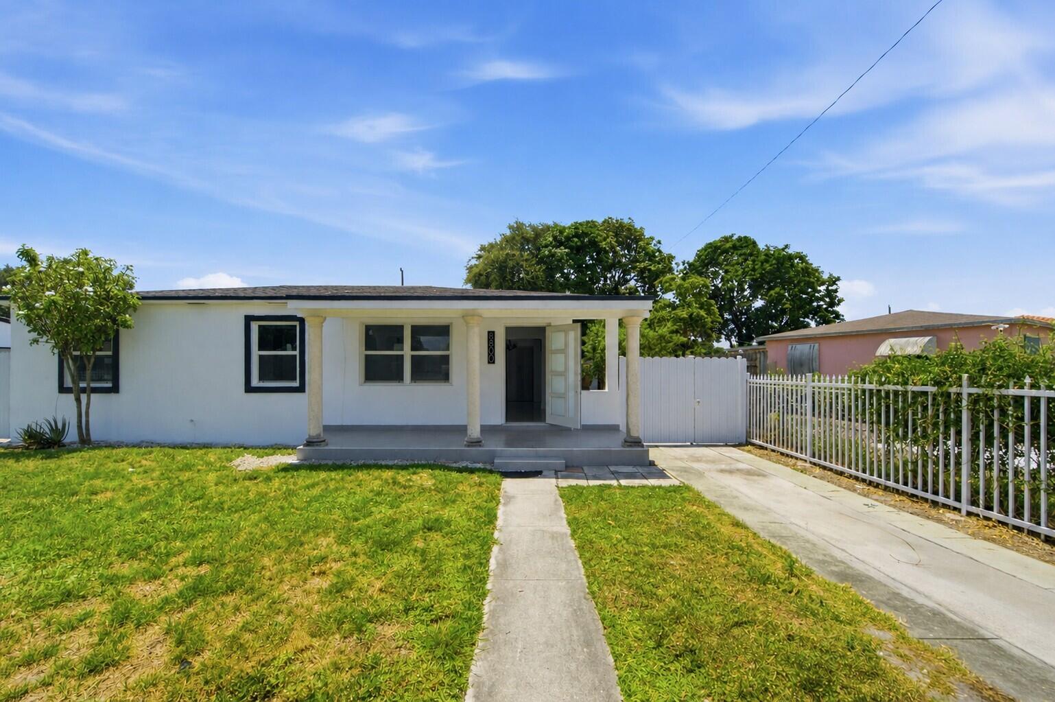 8800 NW 33 Avenue Road