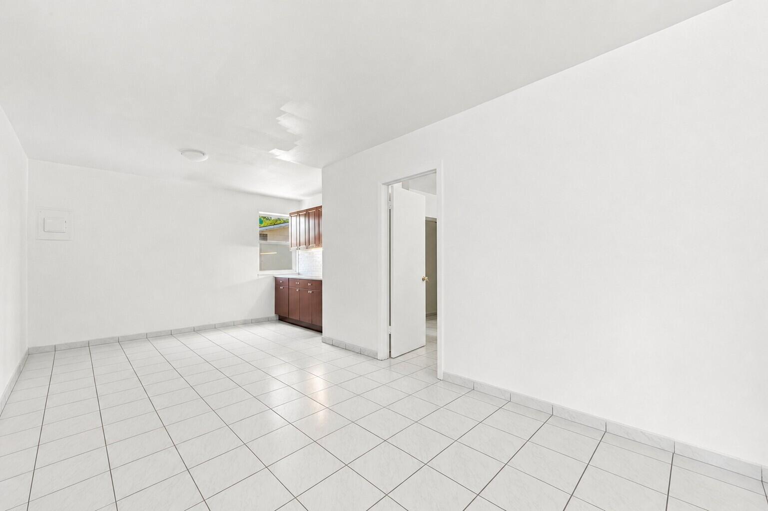 8800 NW 33 Avenue Road