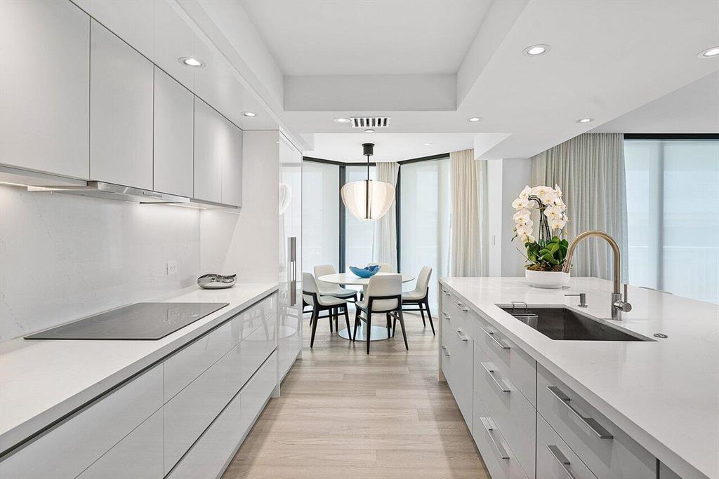 ENCLAVE OF PALM BEACH CON - Residential