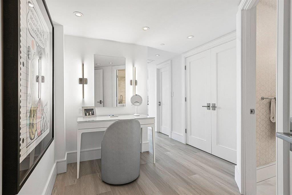 ENCLAVE OF PALM BEACH CON - Residential