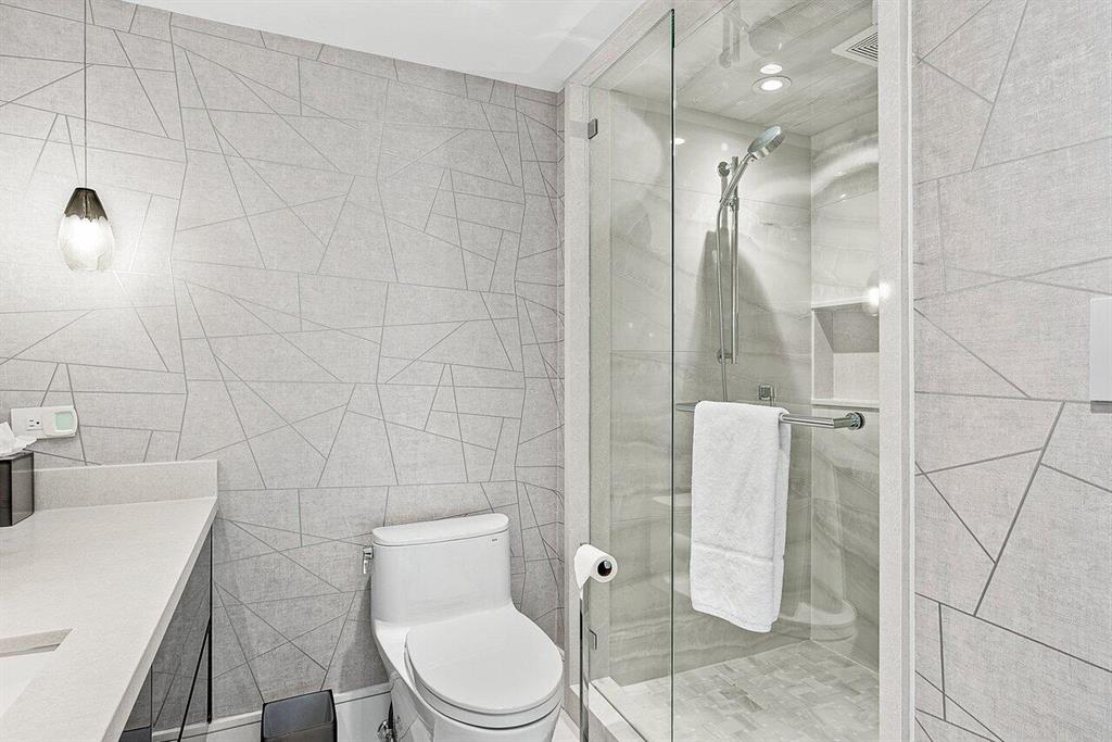 ENCLAVE OF PALM BEACH CON - Residential