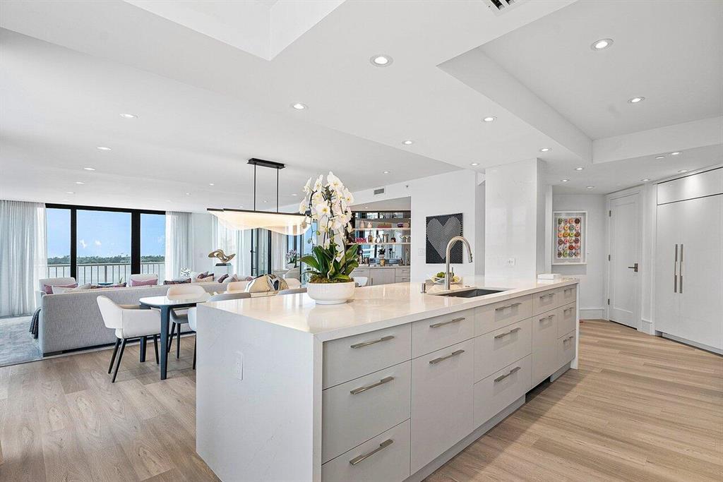 ENCLAVE OF PALM BEACH CON - Residential