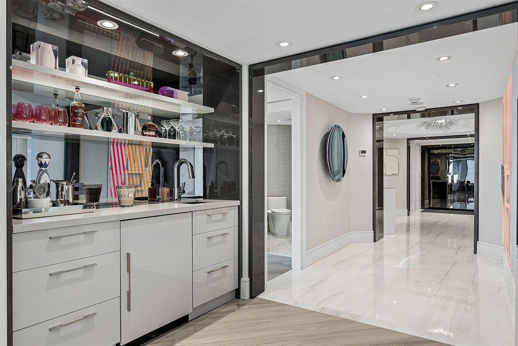 ENCLAVE OF PALM BEACH CON - Residential