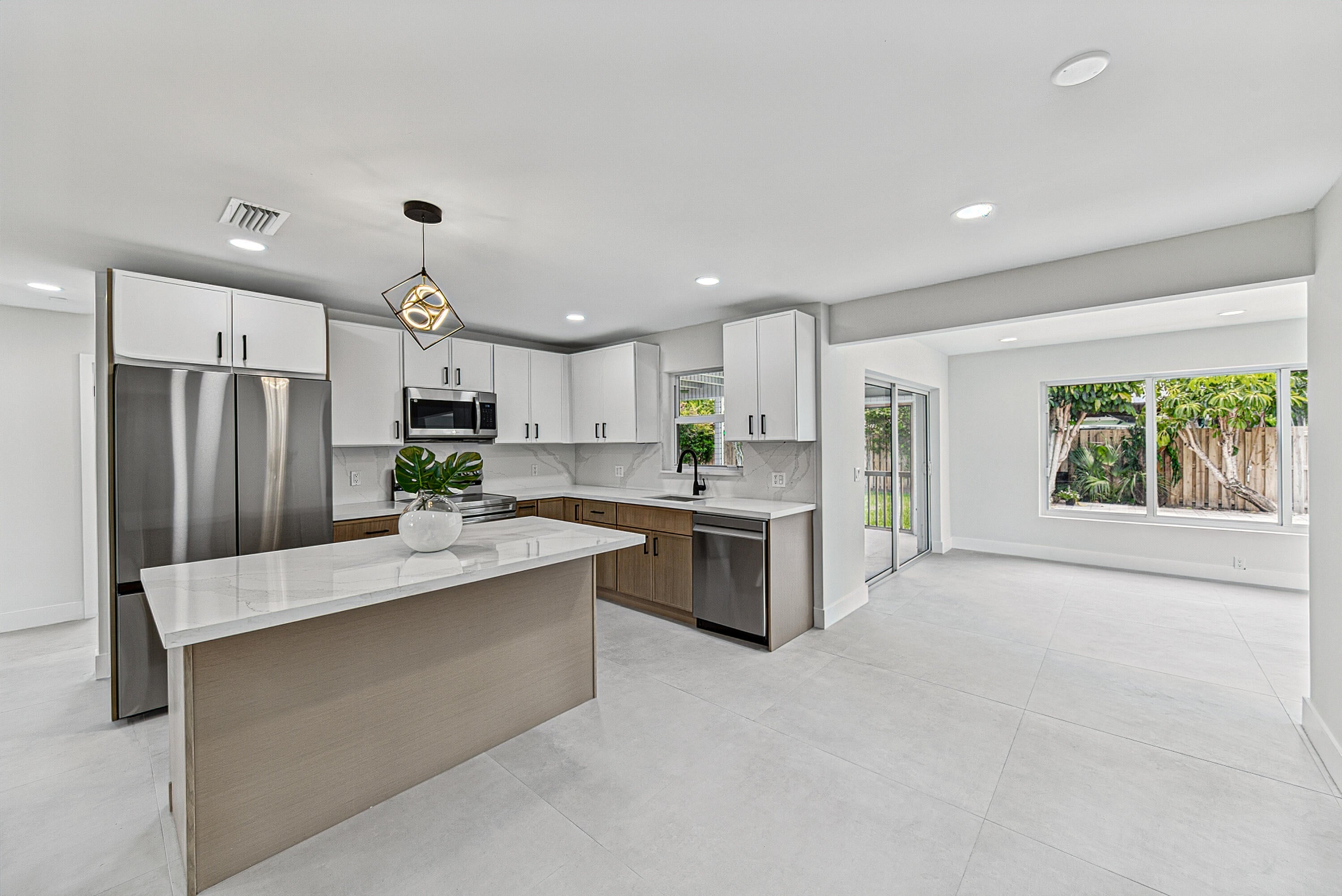 350 NE 42ND Street, Oakland Park FL 33334