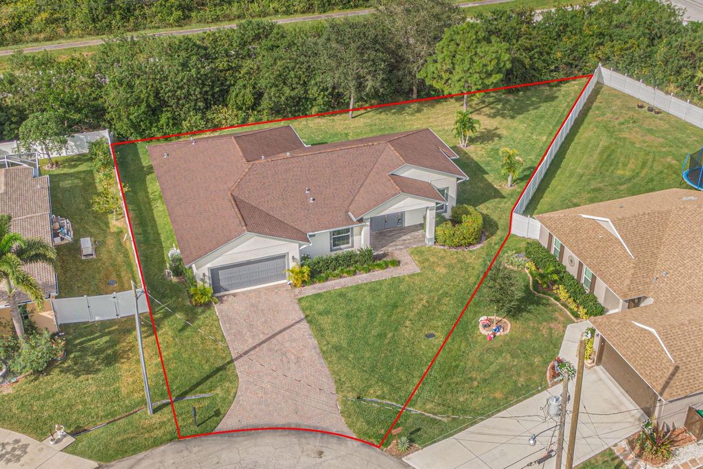 Photo of 6216 NW Gatun Court, Port Saint Lucie, FL 34986 (MLS # R10941736)