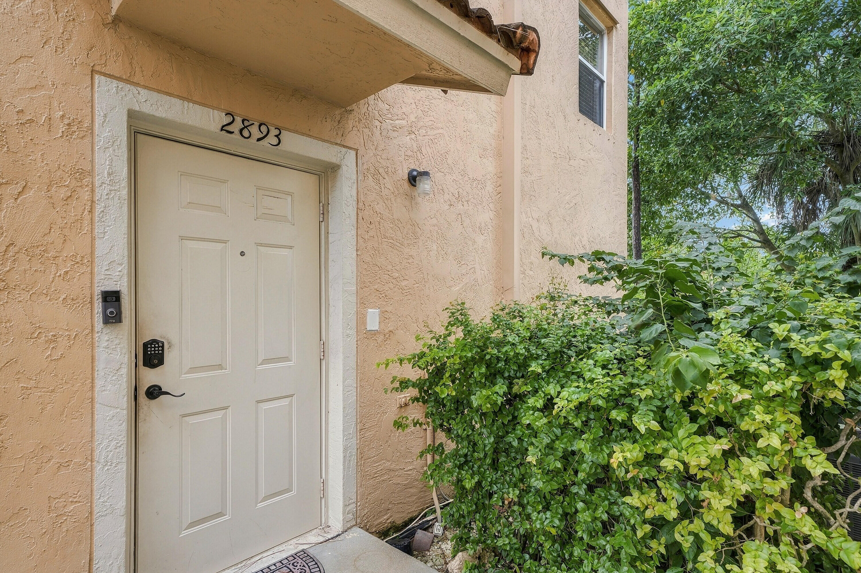 2893 Crestwood Terrace 1204