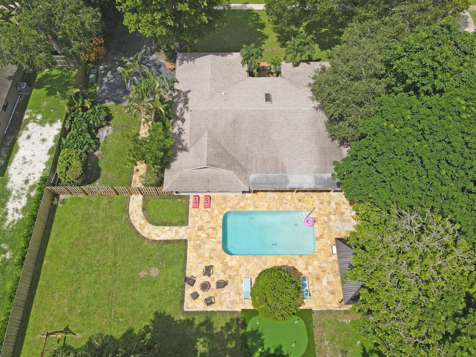 Properties 166 Old Country Road S
