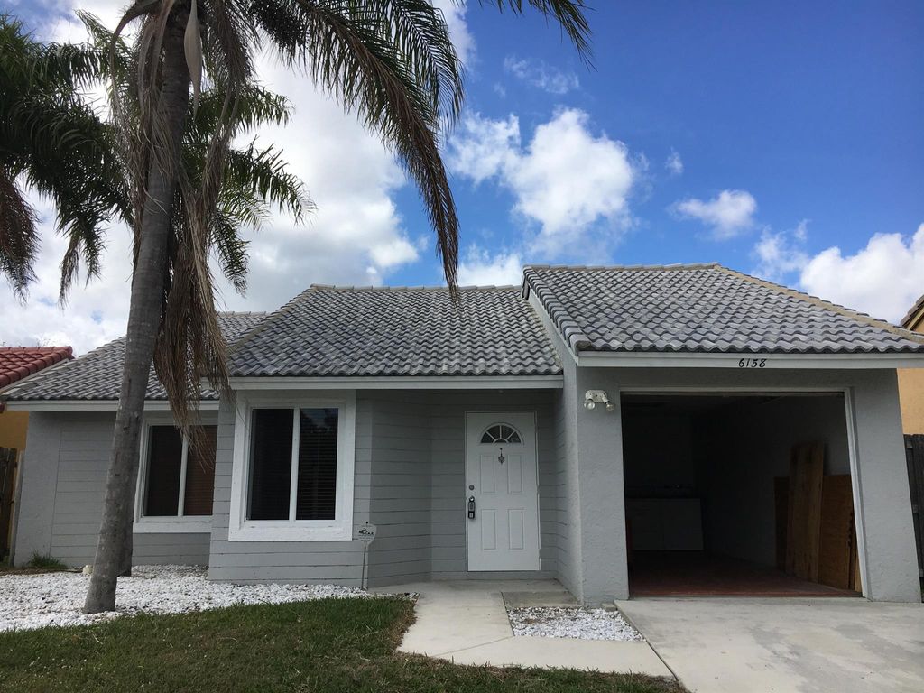 Photo of 6158 Country Fair Circle, Boynton Beach, FL 33437 (MLS # R11088031)