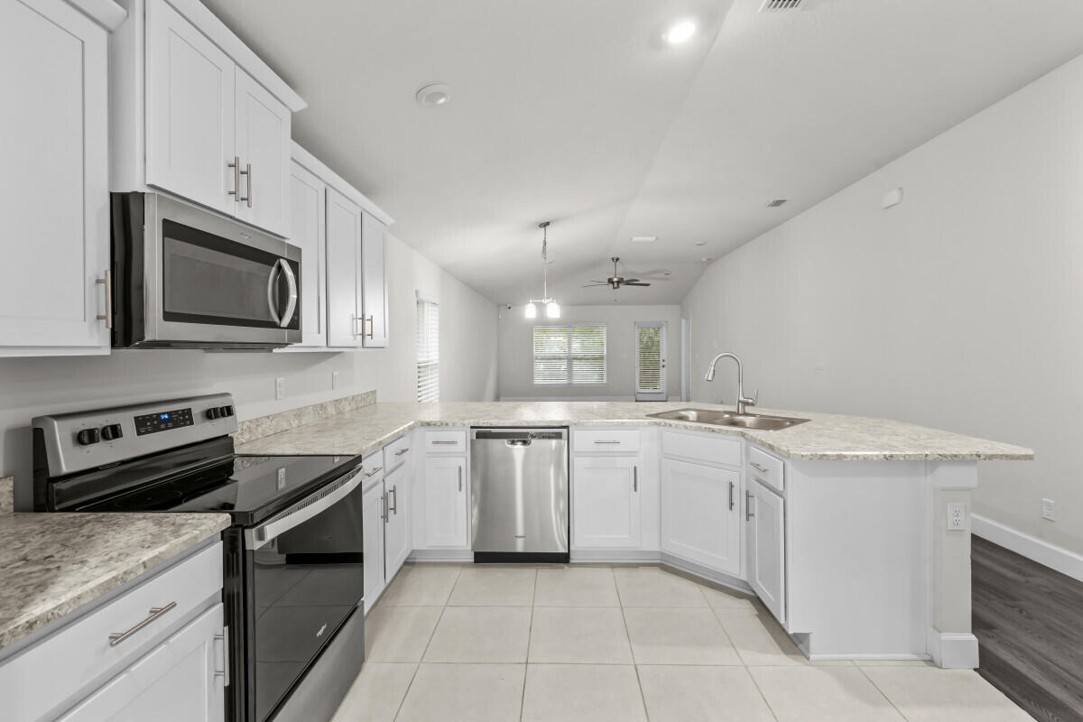 RIVER PLACE ON THE ST LUCIE NO 10 1ST REPLAT - Residential