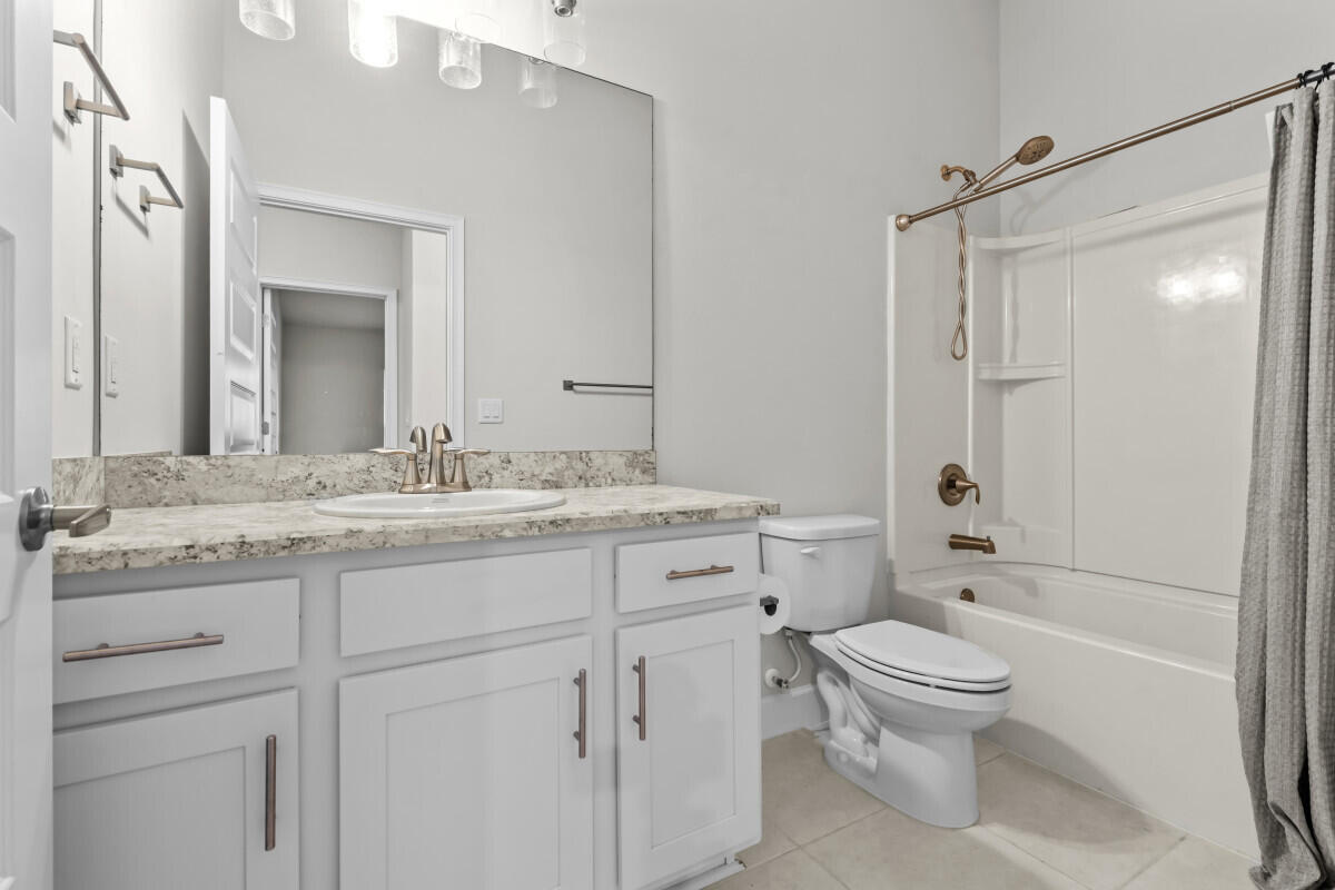 RIVER PLACE ON THE ST LUCIE NO 10 1ST REPLAT - Residential