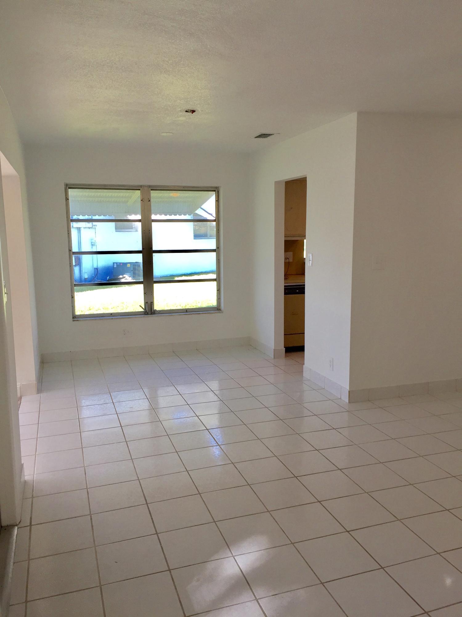 LAUDERDALE WEST 4 CONDO - Residential