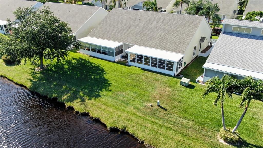 TROPICAL EAST - Residential