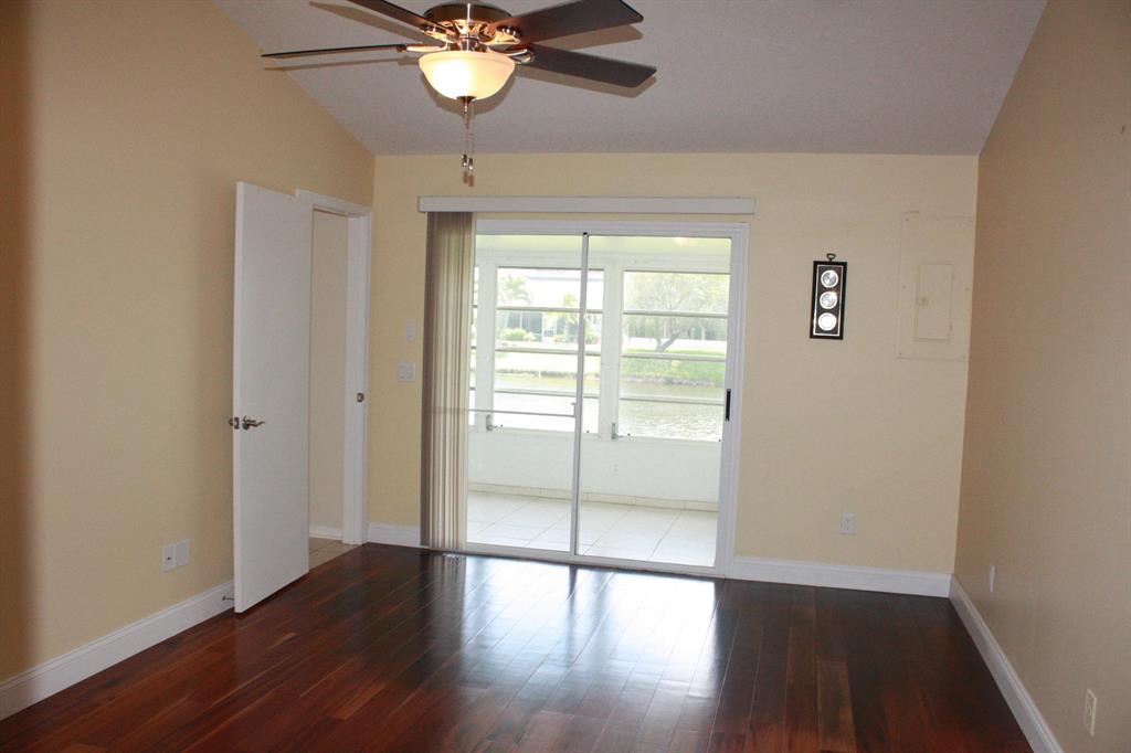 TROPICAL EAST - Residential