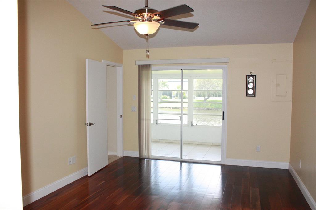 TROPICAL EAST - Residential