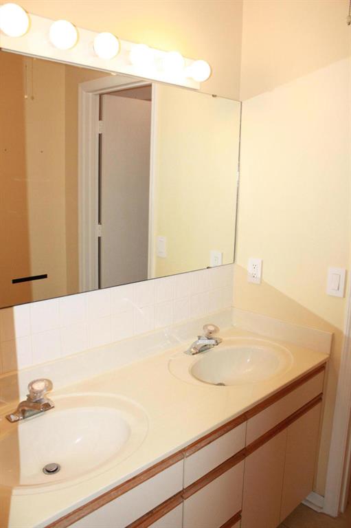 TROPICAL EAST - Residential