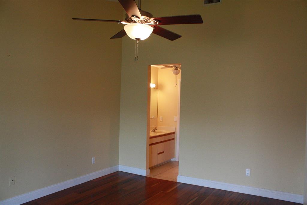 TROPICAL EAST - Residential