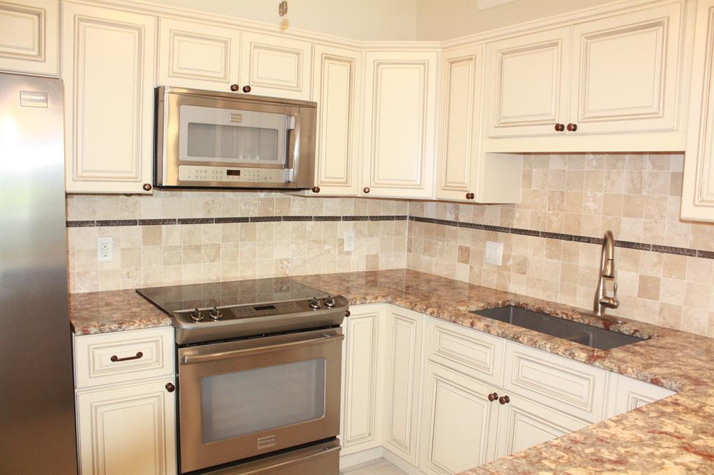 TROPICAL EAST - Residential