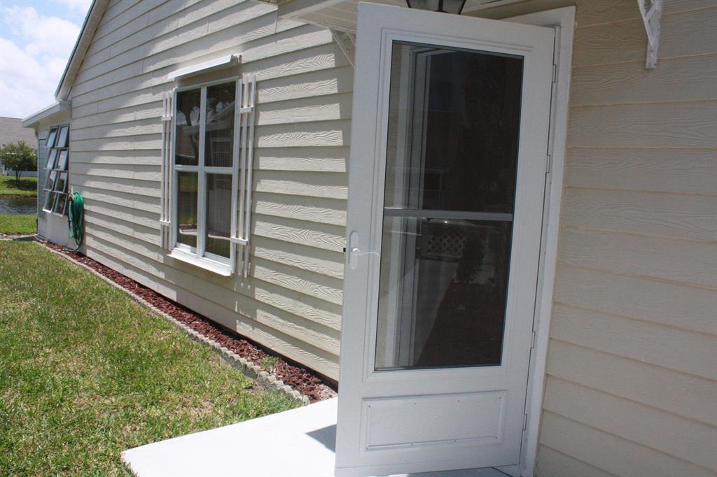 TROPICAL EAST - Residential