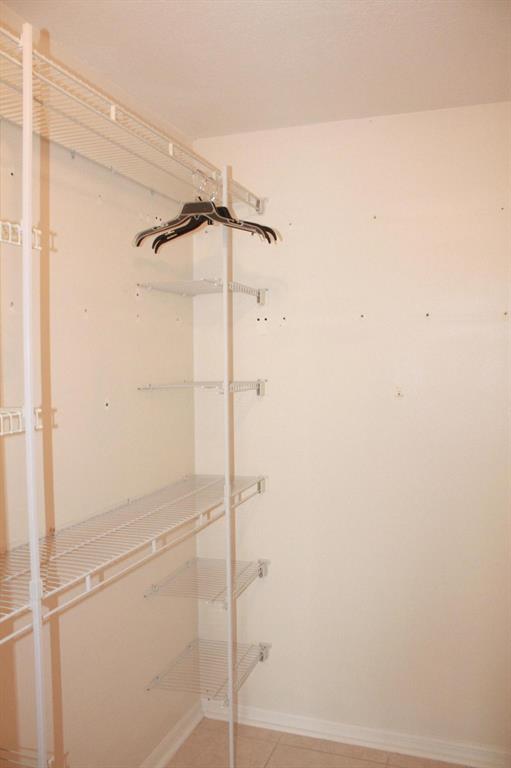 TROPICAL EAST - Residential