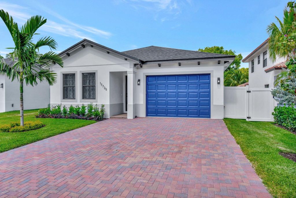 Photo of 17725 Thelma Avenue, Jupiter, FL 33458 (MLS # R11087301)