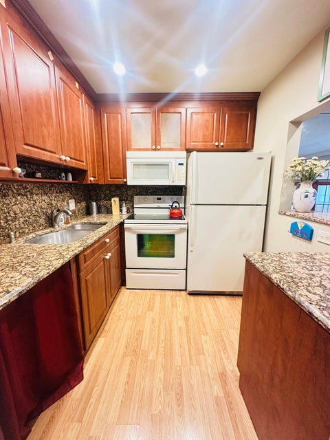 Tiny photo for 238 Newport O #238, Deerfield Beach, FL 33442 (MLS # B26006496)