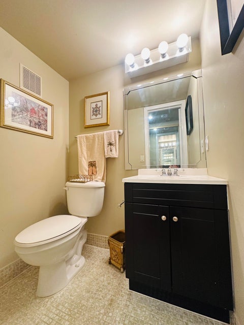 Tiny photo for 238 Newport O #238, Deerfield Beach, FL 33442 (MLS # B26006496)
