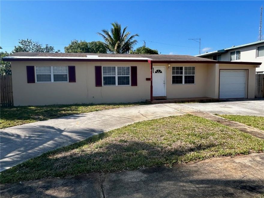 ONE STORY SINGLE FAMILY HOME WITH 3 BEDROOMS AND 2 BATHROOMS FOR SALE IN LAKE PARK. THIS PROPERTY OFFERS ONE CAR GARAGE WITH EXTENDED CIRCULAR DRIVEWAY. THE INTERIOR FEATURES:  NICE LIVING ROOM FILLED WITH NATURAL LIGHT AND CERAMIC TILE FLOORING. DO NOT MISS THIS OPPORTUNITY. CALL TODAY TO SCHEDULE YOUR APPOINTMENT. 3 BEDROOMS AND 2 BATHROOMS SINGLE FAMILY HOME FOR SALE. NOT A SHORT SALE, NOT A FORCLOSURE.