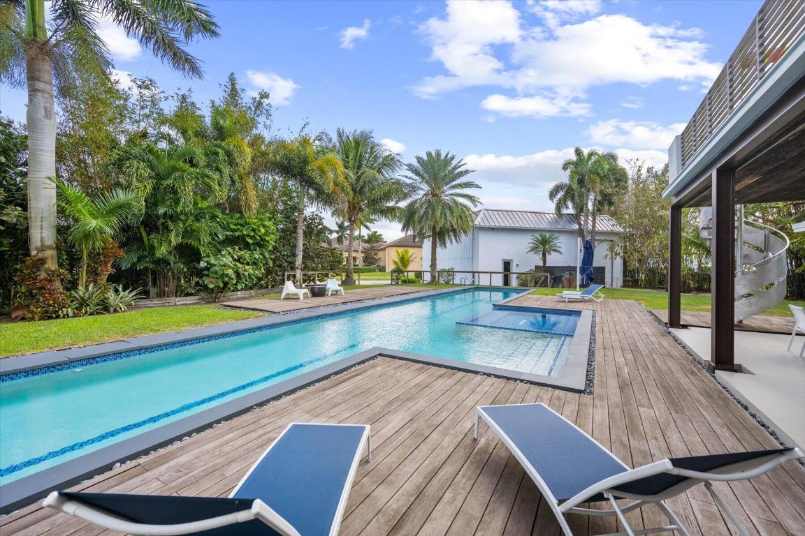 WELLINGTON AERO CLUB OF THE LANDINGS AT WELLINGTON - Residential