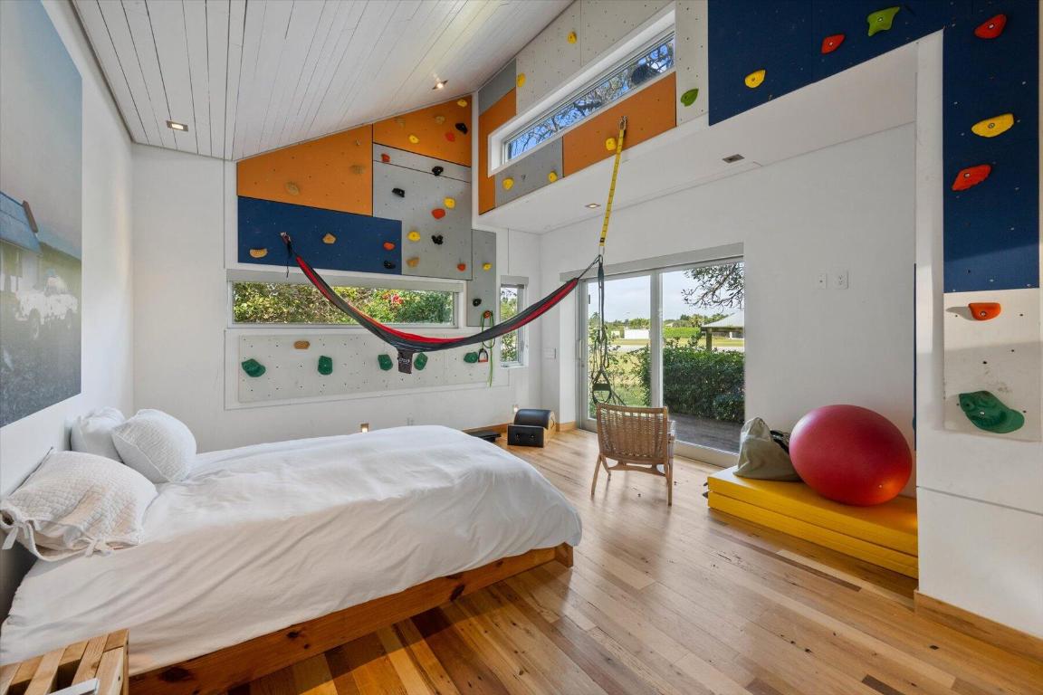 WELLINGTON AERO CLUB OF THE LANDINGS AT WELLINGTON - Residential