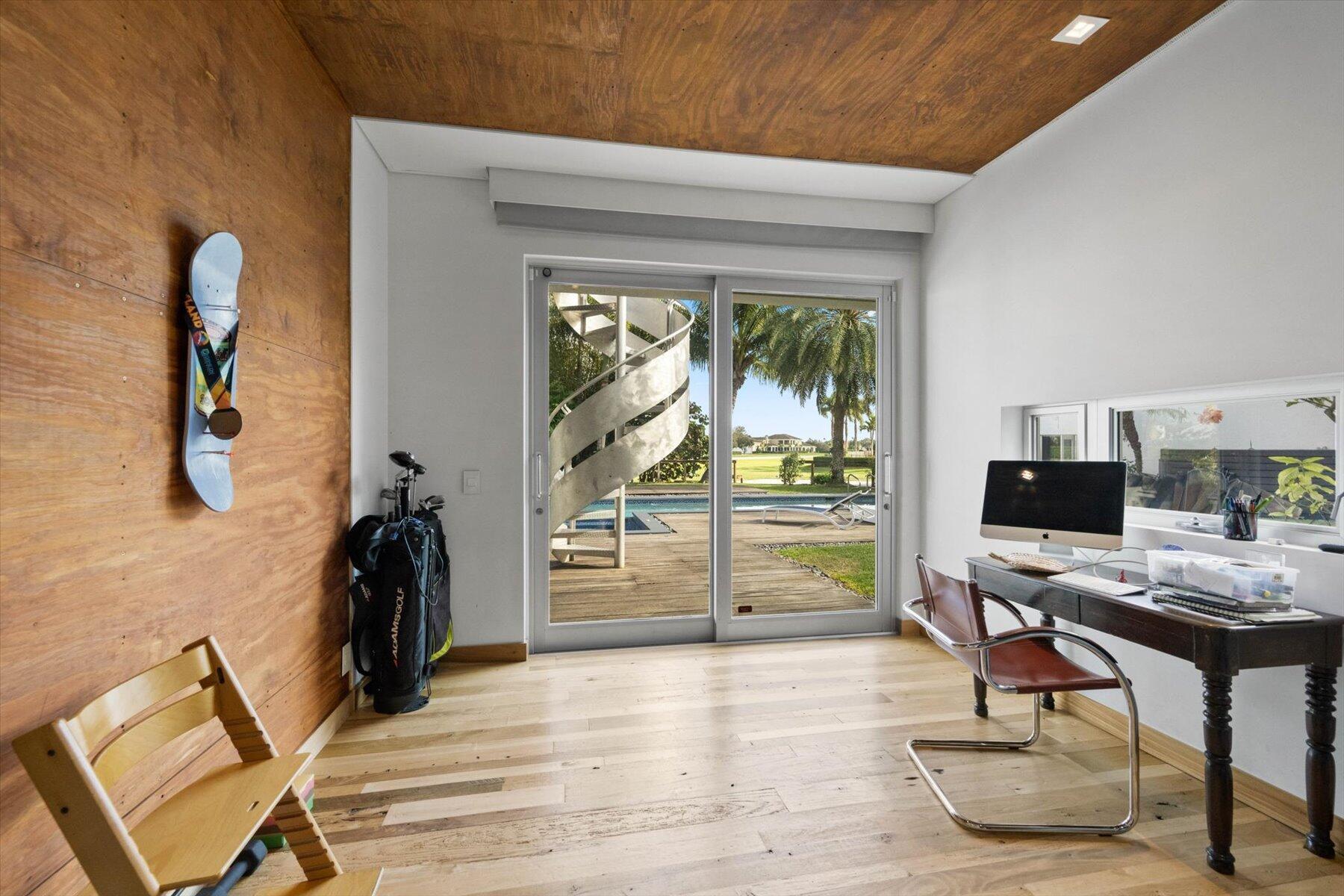 WELLINGTON AERO CLUB OF T - Residential