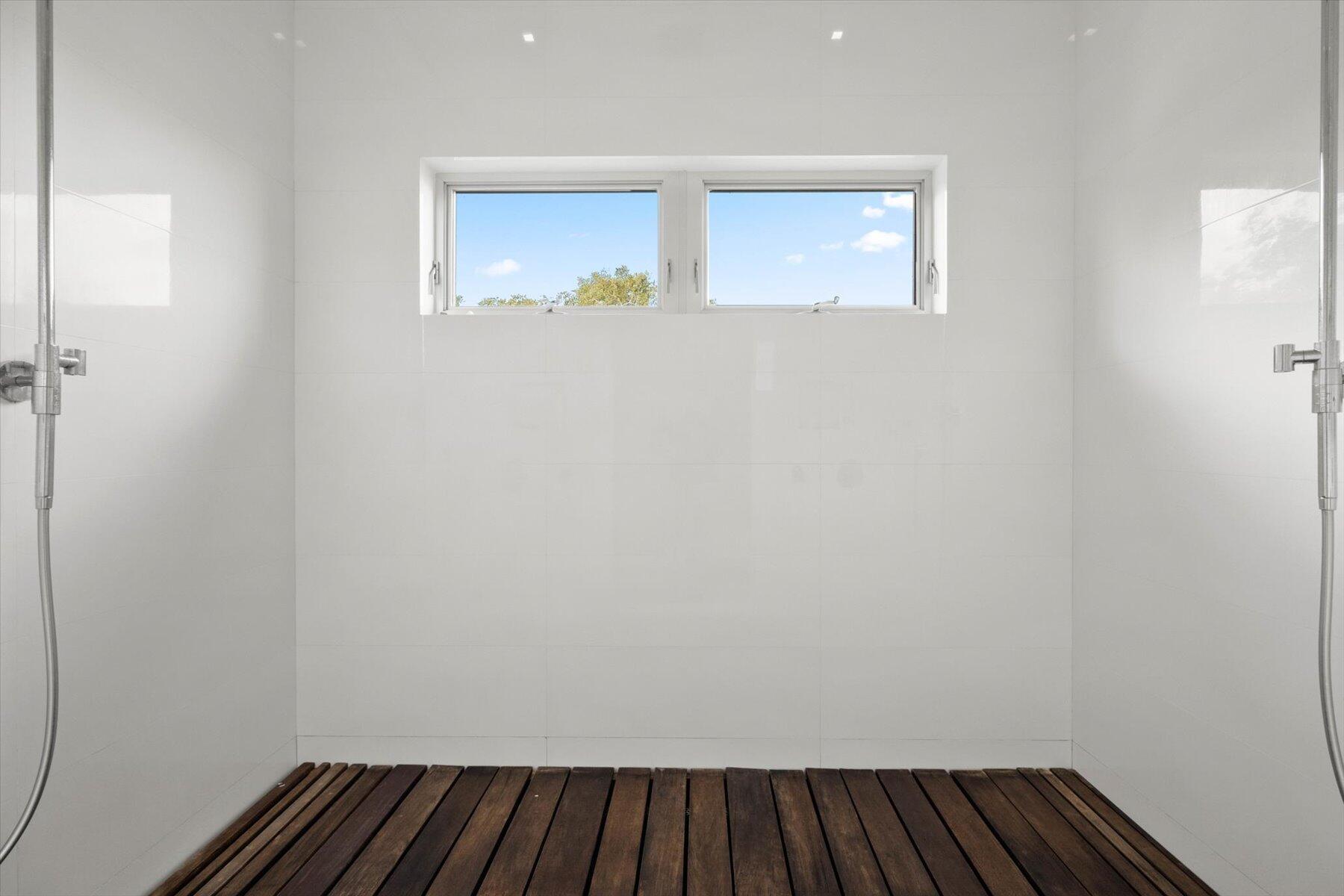 WELLINGTON AERO CLUB OF T - Residential