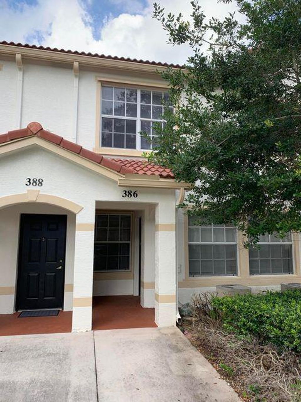 Photo of 386 SE Rogers Court Ct, Stuart, FL 34994 (MLS # R10824083)