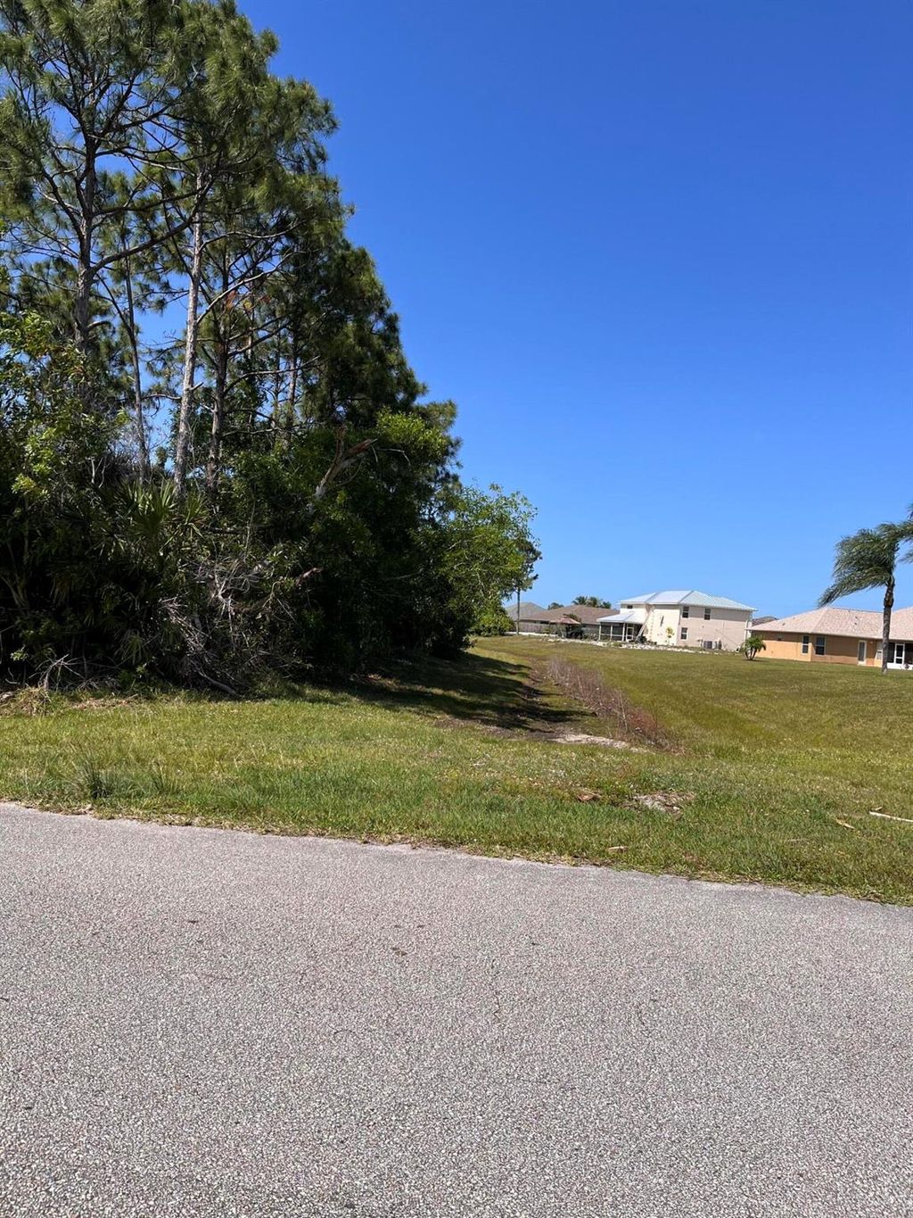 Photo of 5829 NW Culebra Avenue, Port Saint Lucie, FL 34986 (MLS # R11080119)