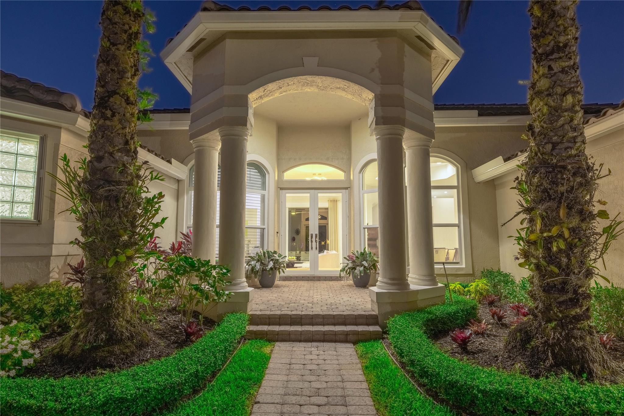 2529 Montclaire Cir