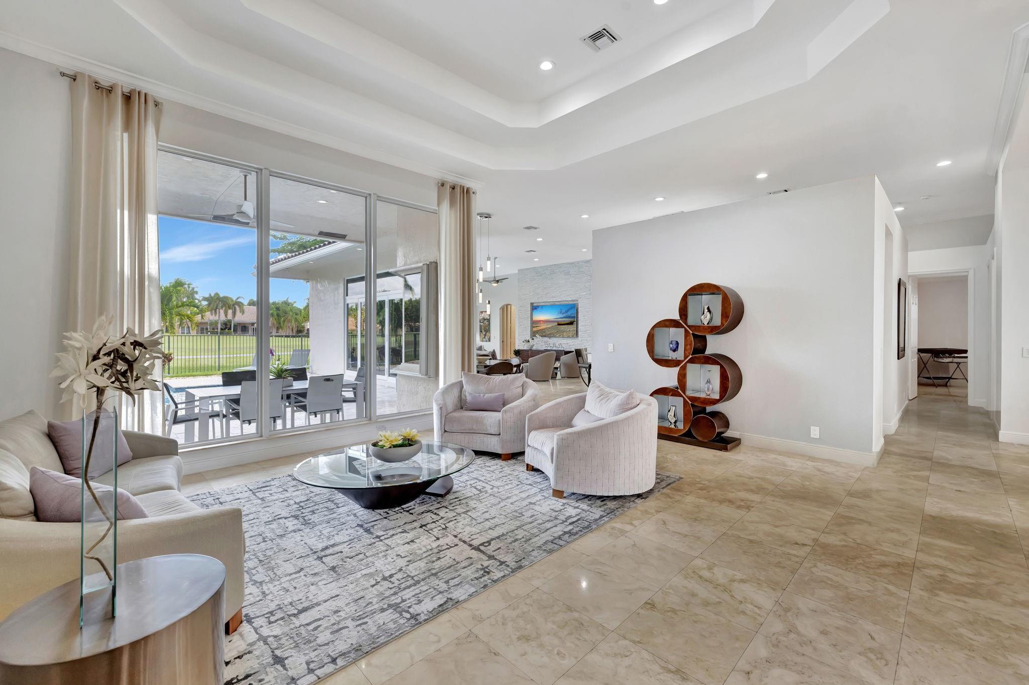 2529 Montclaire Cir
