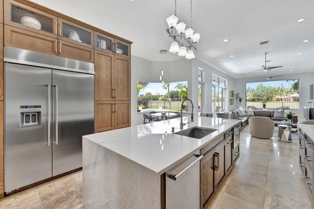 2529 Montclaire Cir