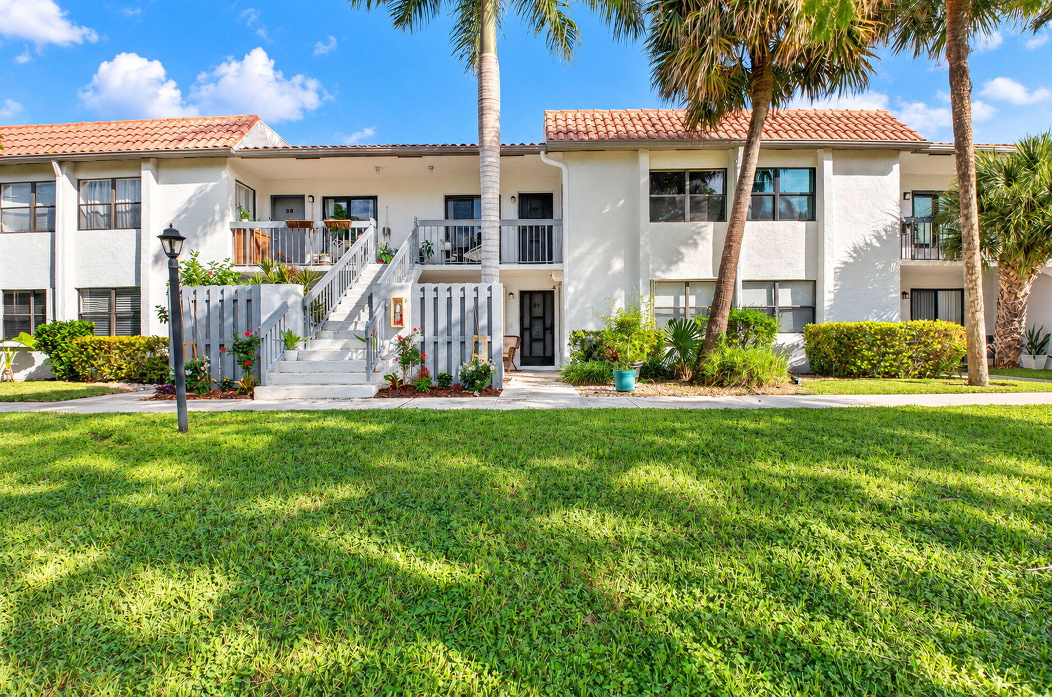 55 TROPIC ISLE Drive 33D