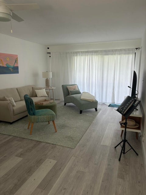 Photo of 55 TROPIC ISLE Drive #33D, Delray Beach, FL 33483 (MLS # B26090631)